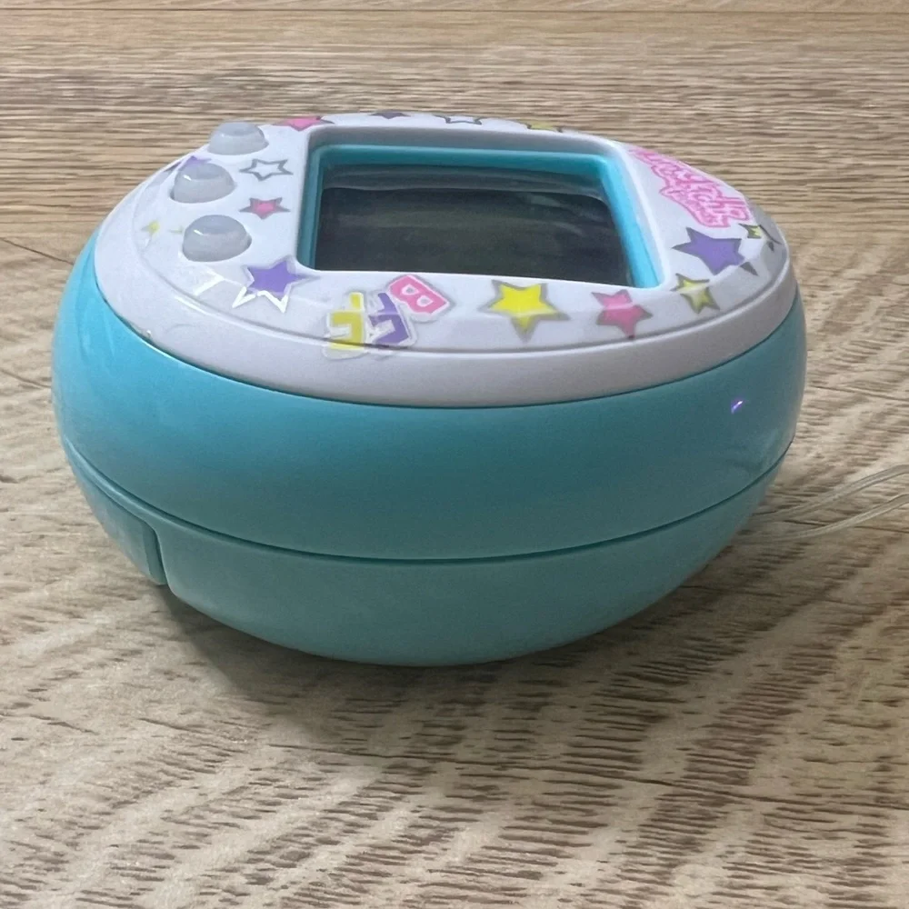 Tamagotchi Friends Blue/White/Stars RARE!!